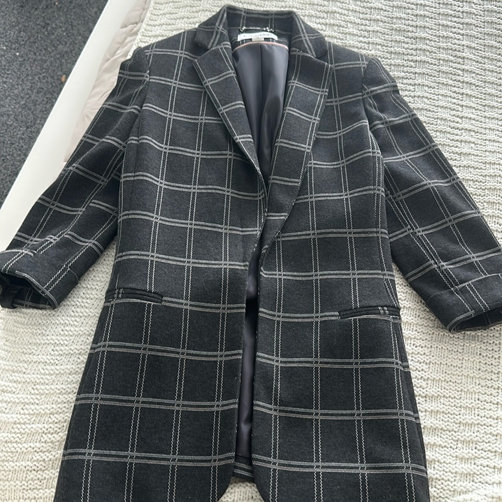 Blazer - Picture 4 of 8